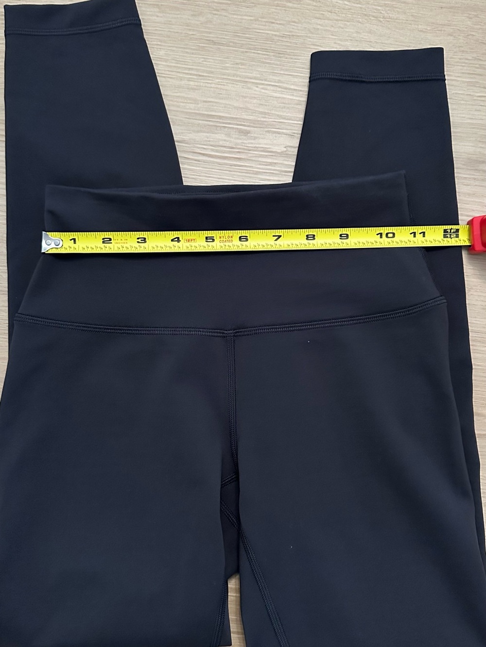 Lululemon - Picture 4 of 8